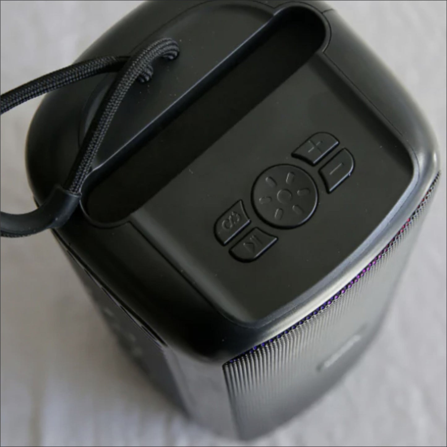 PARLANTE RECARGABLE CON BLUETOOTH